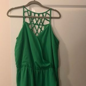 NEVER WORN- GREEN CUTOUT DRESS!💚
